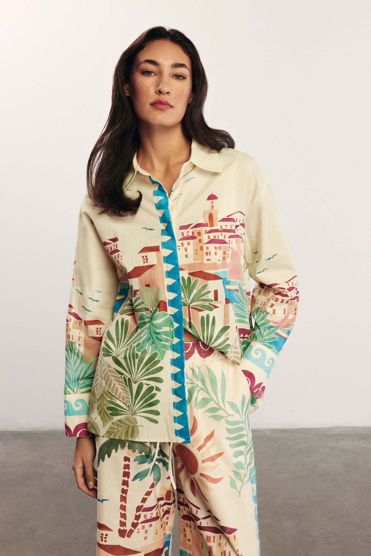 SOLEİL - Tropical Patterned Cuffed Shirt
